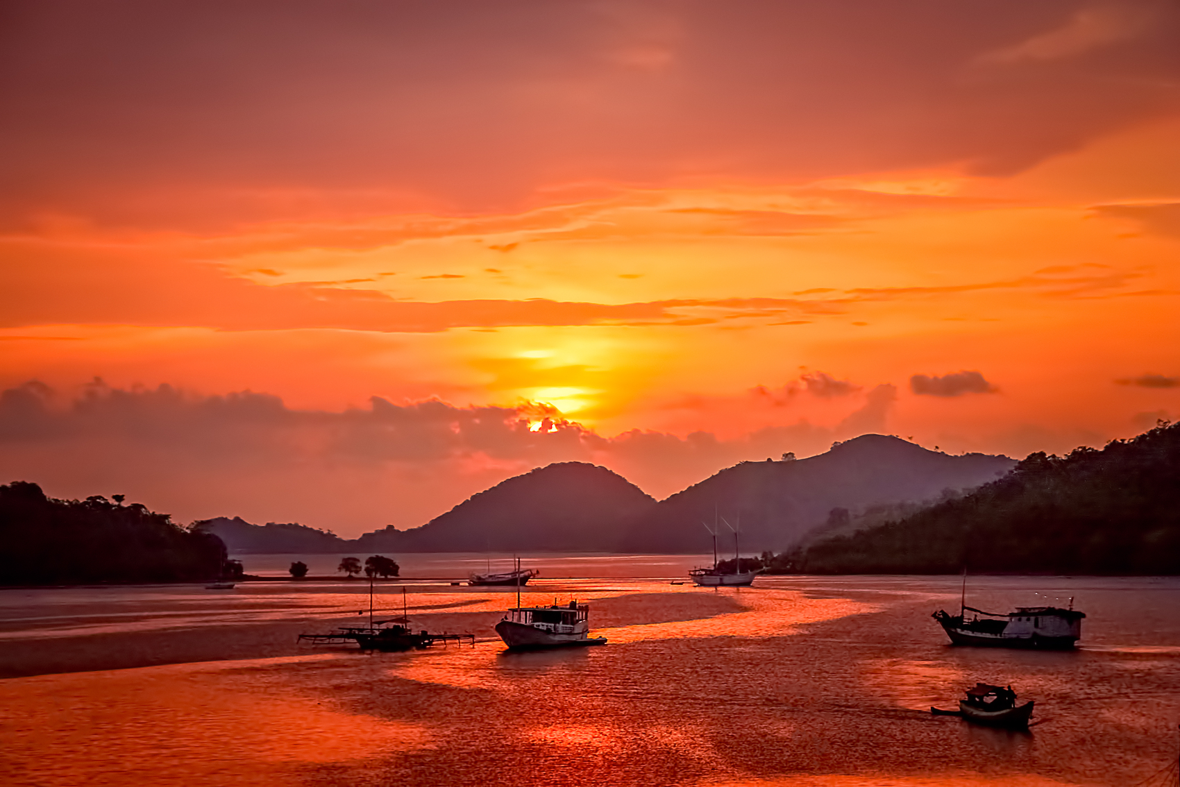 Enjoy a Serene Sunset in Labuan Bajo at These 5 Spots